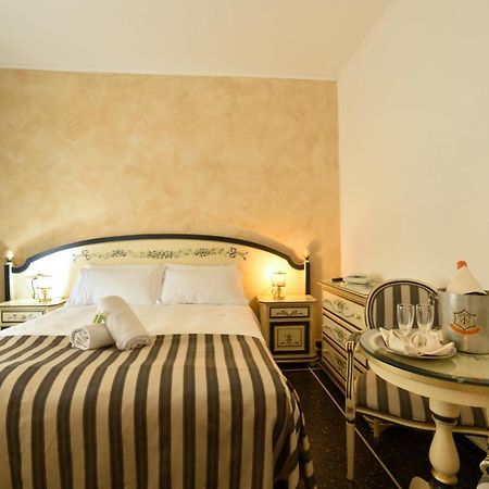 Hotel Morchio Mhotelsgroup Диано-Марина Экстерьер фото